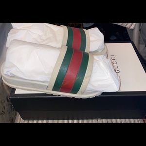 Gucci Flip Flops Size 10